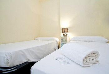 Accommodation Beach Apartments บาเลนเซีย ภายนอก รูปภาพ