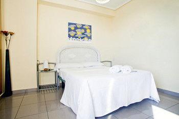 Accommodation Beach Apartments บาเลนเซีย ภายนอก รูปภาพ