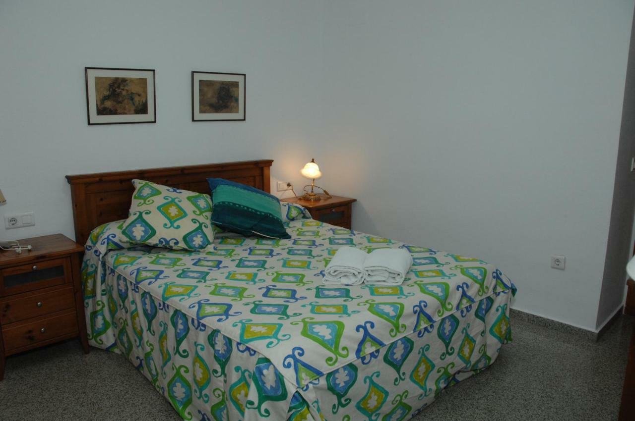 Accommodation Beach Apartments บาเลนเซีย ภายนอก รูปภาพ